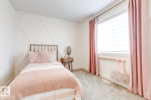 301 Juniper Cove, Leduc, AB - Indoor Photo Showing Bedroom
