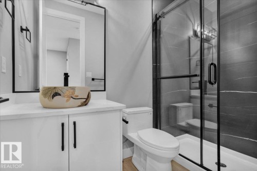 65 Blackbird Bend, Fort Saskatchewan, AB - Indoor Photo Showing Bathroom