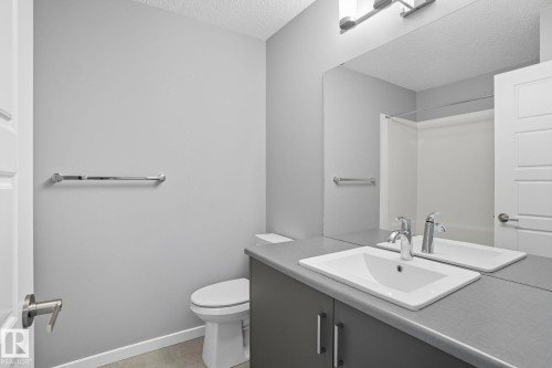2007 160 Street, Edmonton, AB - Indoor Photo Showing Bathroom