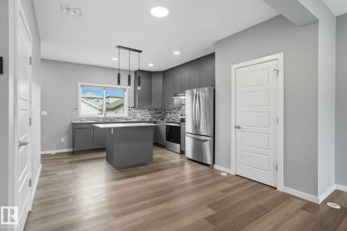 2007 160 Street, Edmonton, AB - Indoor Photo Showing Kitchen With Upgraded Kitchen