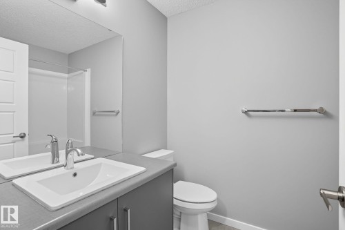 2007 160 Street, Edmonton, AB - Indoor Photo Showing Bathroom