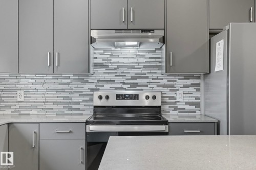2007 160 Street, Edmonton, AB - Indoor Photo Showing Kitchen With Upgraded Kitchen