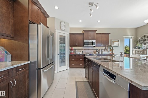 9 Viceroy Crescent, Olds, AB - Indoor Photo Showing Kitchen With Double Sink With Upgraded Kitchen