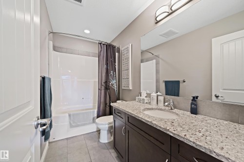 9 Viceroy Crescent, Olds, AB - Indoor Photo Showing Bathroom