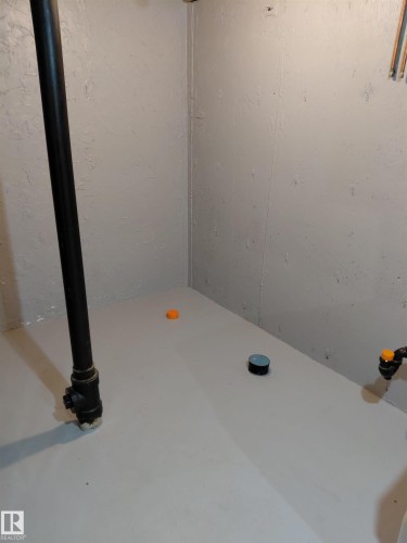 7721 37 Avenue, Edmonton, AB - Indoor