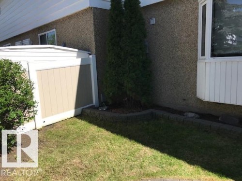 7721 37 Avenue, Edmonton, AB - Outdoor