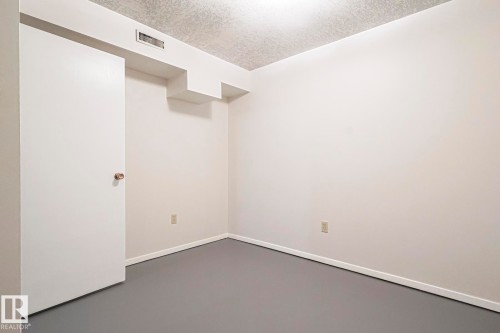 13419 102 Street, Edmonton, AB - Indoor Photo Showing Other Room