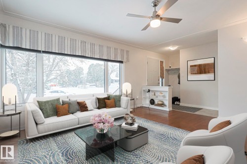 13419 102 Street, Edmonton, AB - Indoor Photo Showing Living Room