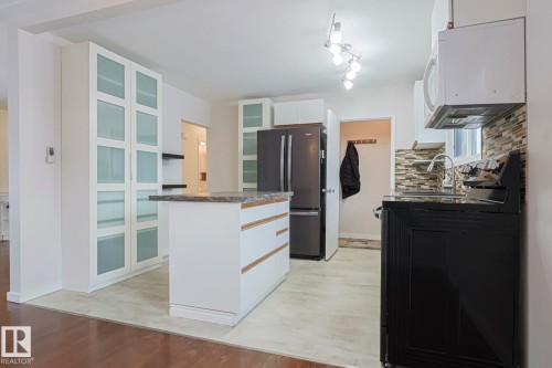 13419 102 Street, Edmonton, AB - Indoor Photo Showing Kitchen