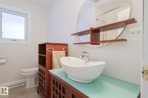 13419 102 Street, Edmonton, AB - Indoor Photo Showing Bathroom