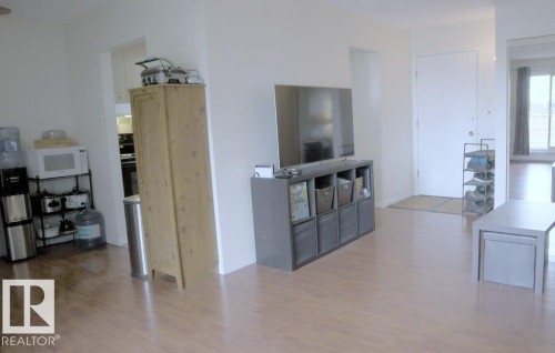 111 5125 Riverbend Road, Edmonton, AB - Indoor