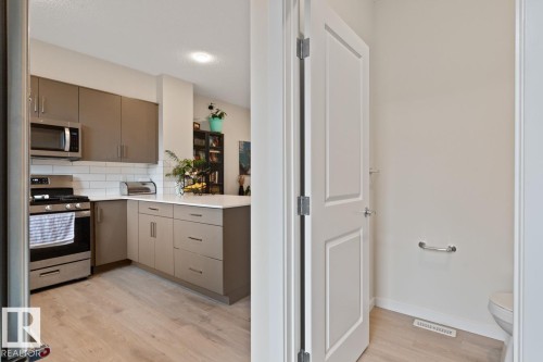 2147 Maple Road, Edmonton, AB - Indoor Photo Showing Kitchen
