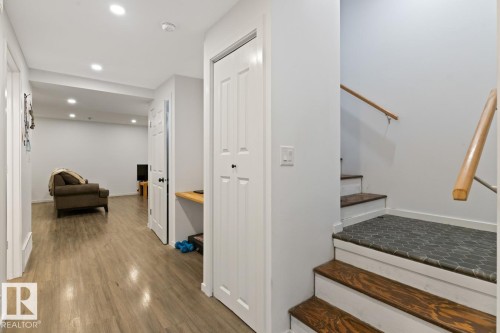 2147 Maple Road, Edmonton, AB - Indoor Photo Showing Other Room
