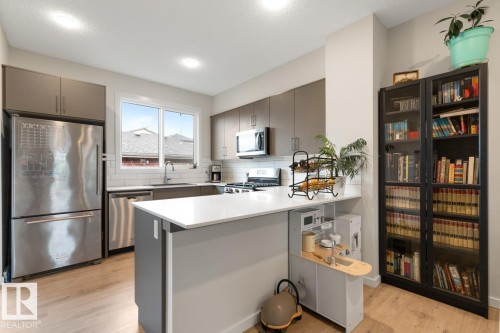 2147 Maple Road, Edmonton, AB - Indoor Photo Showing Kitchen With Upgraded Kitchen