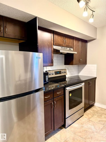 1432 72 Street, Edmonton, AB - Indoor Photo Showing Kitchen