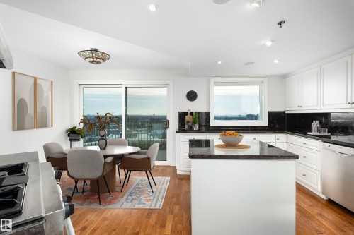 1402 10731 Saskatchewan Drive, Edmonton, AB - Indoor