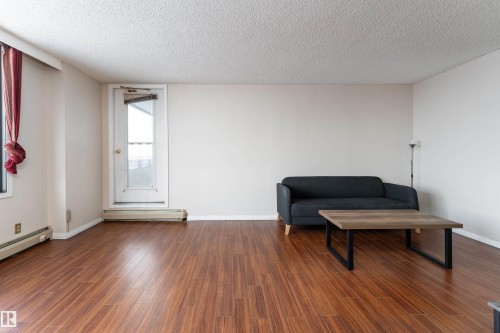 702 8340 Jasper Avenue, Edmonton, AB - Indoor