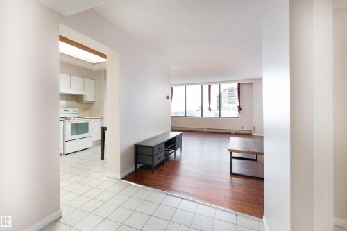 702 8340 Jasper Avenue, Edmonton, AB - Indoor Photo Showing Kitchen