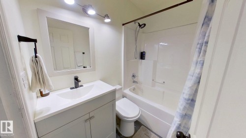 12903 119A Avenue, Edmonton, AB - Indoor Photo Showing Bathroom