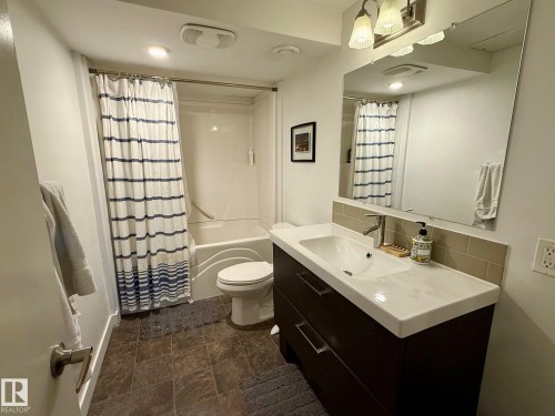 12903 119A Avenue, Edmonton, AB - Indoor Photo Showing Bathroom