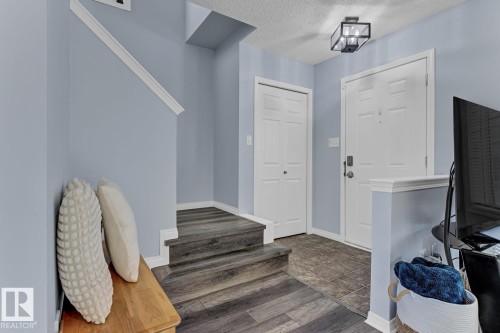 2326 29A Avenue, Edmonton, AB - Indoor Photo Showing Other Room