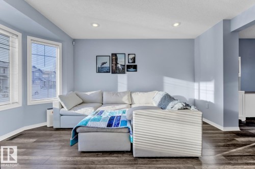 2326 29A Avenue, Edmonton, AB - Indoor