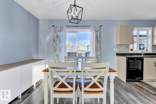 2326 29A Avenue, Edmonton, AB - Indoor Photo Showing Dining Room