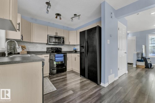 2326 29A Avenue, Edmonton, AB - Indoor Photo Showing Kitchen