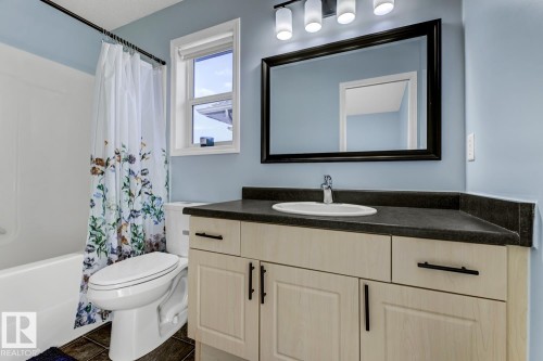2326 29A Avenue, Edmonton, AB - Indoor Photo Showing Bathroom