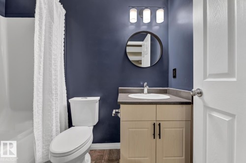 2326 29A Avenue, Edmonton, AB - Indoor Photo Showing Bathroom