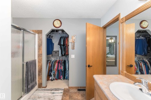 61 Linkside Boulevard, Spruce Grove, AB - Indoor Photo Showing Bathroom
