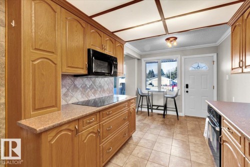 48 Amberly Court, Edmonton, AB - Indoor Photo Showing Kitchen
