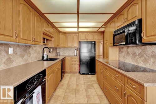 48 Amberly Court, Edmonton, AB - Indoor Photo Showing Kitchen