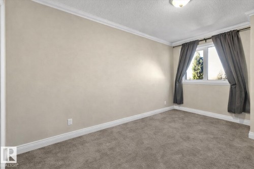48 Amberly Court, Edmonton, AB - Indoor Photo Showing Other Room