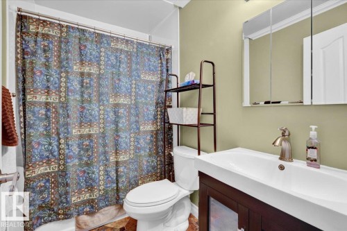 48 Amberly Court, Edmonton, AB - Indoor Photo Showing Bathroom