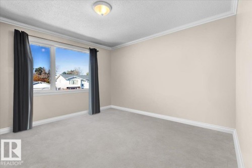 48 Amberly Court, Edmonton, AB - Indoor Photo Showing Other Room
