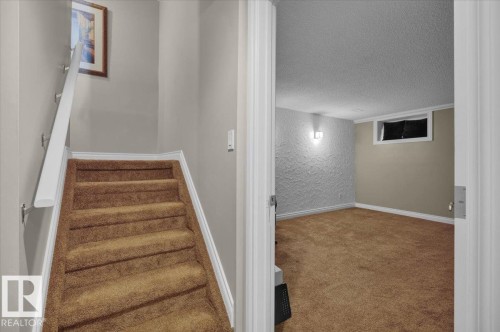 48 Amberly Court, Edmonton, AB - Indoor Photo Showing Other Room