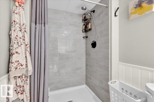 48 Amberly Court, Edmonton, AB - Indoor Photo Showing Bathroom