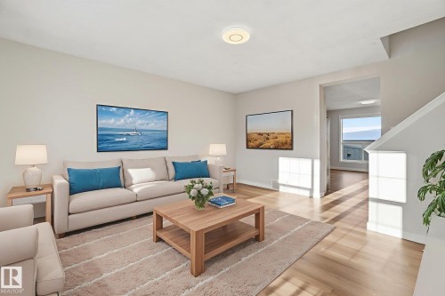 3014 31 Avenue, Edmonton, AB - Indoor Photo Showing Living Room