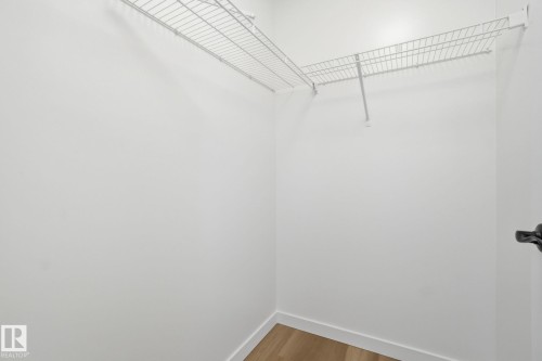 3014 31 Avenue, Edmonton, AB - Indoor With Storage