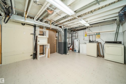 18246 91 Avenue, Edmonton, AB - Indoor Photo Showing Laundry Room