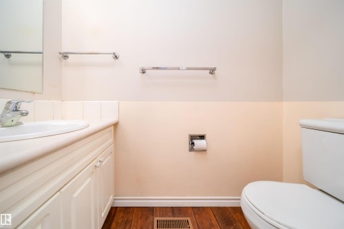 18246 91 Avenue, Edmonton, AB - Indoor Photo Showing Bathroom
