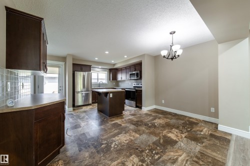 162 Desrochers Gate, Edmonton, AB - Indoor Photo Showing Kitchen