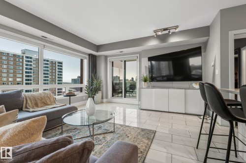 901 10055 118 Street, Edmonton, AB - Indoor Photo Showing Living Room