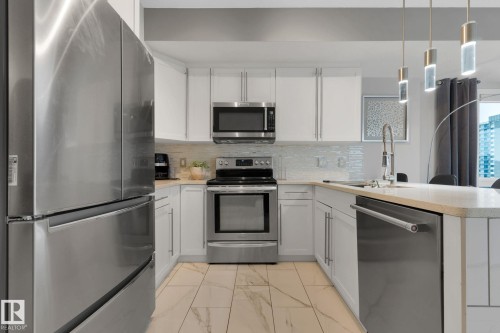 901 10055 118 Street, Edmonton, AB - Indoor Photo Showing Kitchen With Upgraded Kitchen