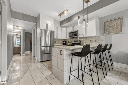 901 10055 118 Street, Edmonton, AB - Indoor Photo Showing Kitchen With Upgraded Kitchen