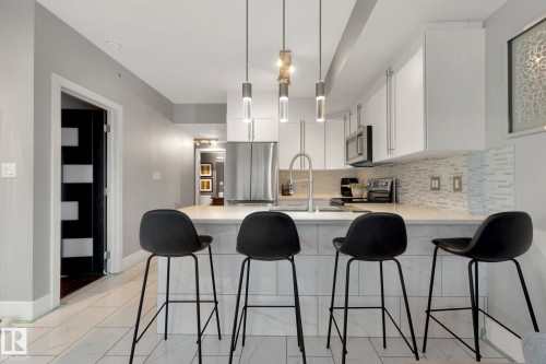 901 10055 118 Street, Edmonton, AB - Indoor Photo Showing Kitchen
