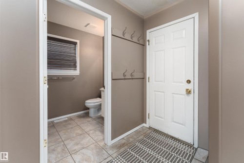 67 Dechene Road, Edmonton, AB - Indoor Photo Showing Bathroom