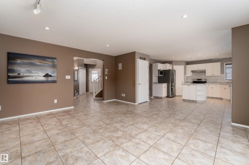 67 Dechene Road, Edmonton, AB - Indoor Photo Showing Kitchen