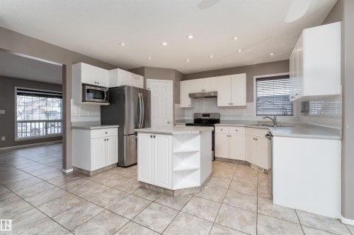 67 Dechene Road, Edmonton, AB - Indoor Photo Showing Kitchen With Upgraded Kitchen